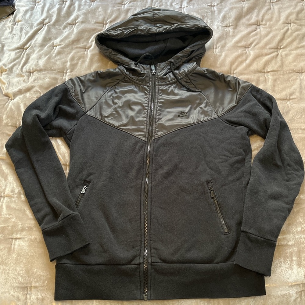 Nike zip up black hoodie size L see measurements.